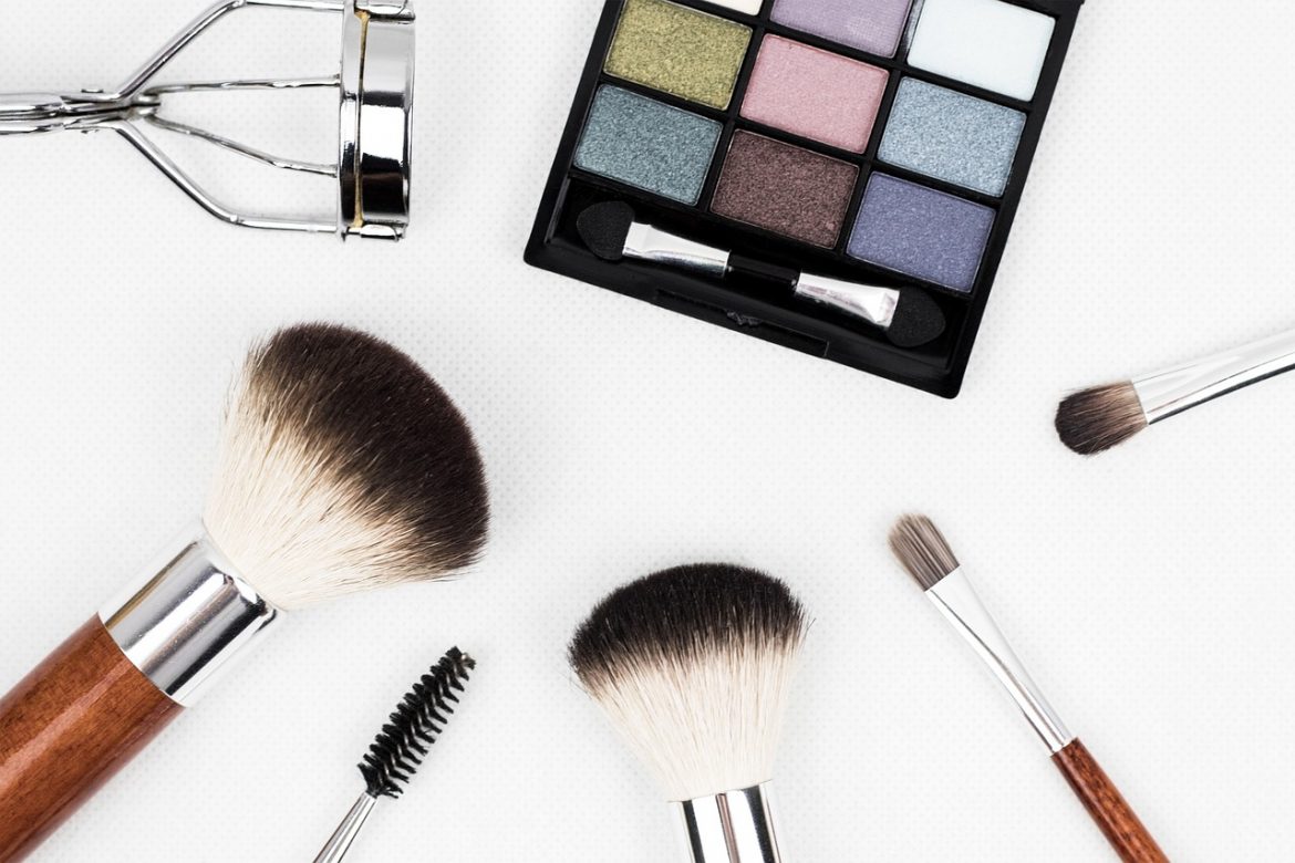 full set of makeup brushes